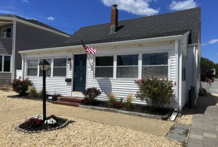 Classic Coastal Charm Just Steps from the Beach - Lavallette, New Jersey