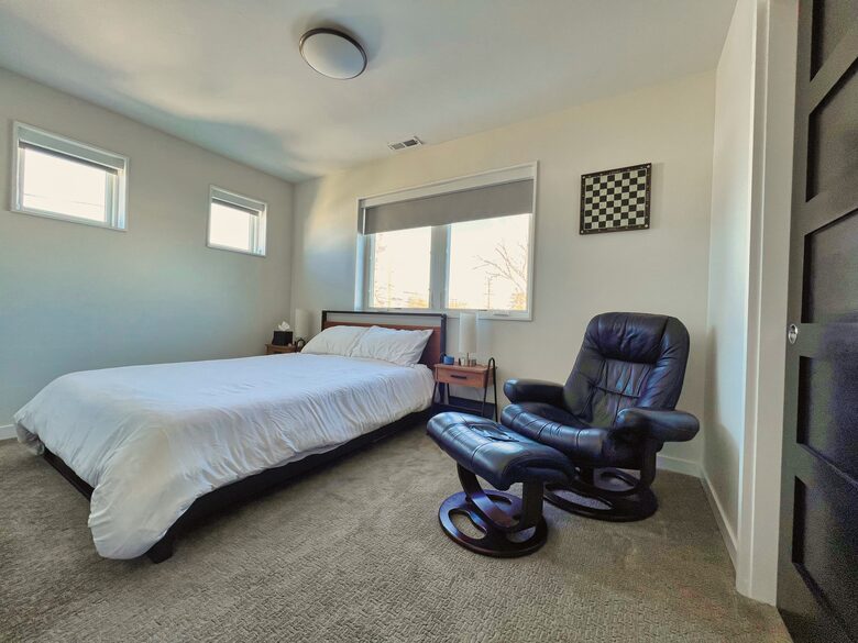 Modern Luxury 4 Bed Home | 7 Mins to Broncos Stadium - Denver, Colorado