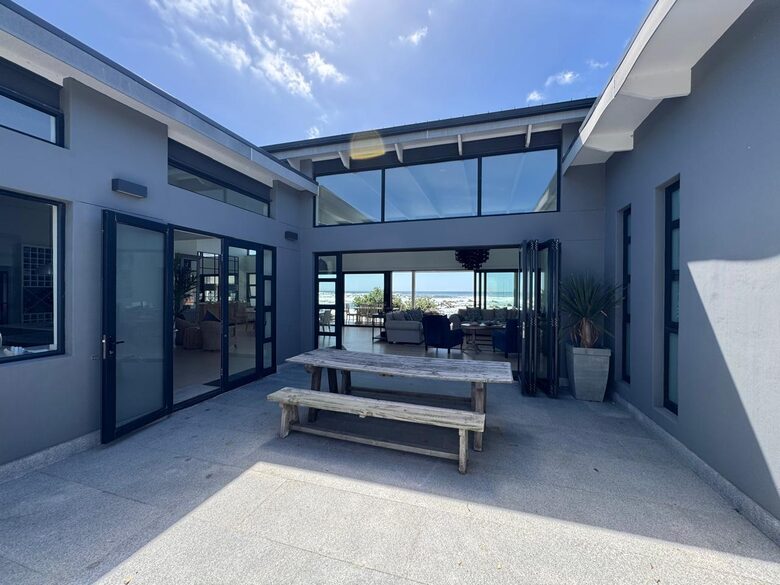 Pringle Bay Beach House - Pringle Bay, South Africa