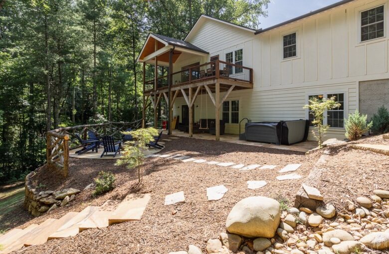 Serene Mountain Getaway | Charming Craftsman Home Near Asheville - Fairview, North Carolina