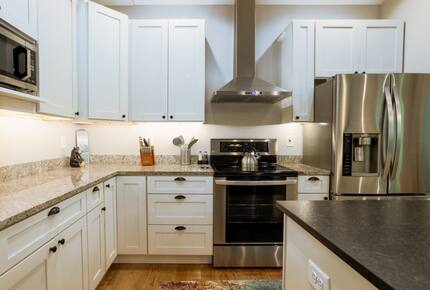 Serene Mountain Getaway | Charming Craftsman Home Near Asheville - Fairview, North Carolina