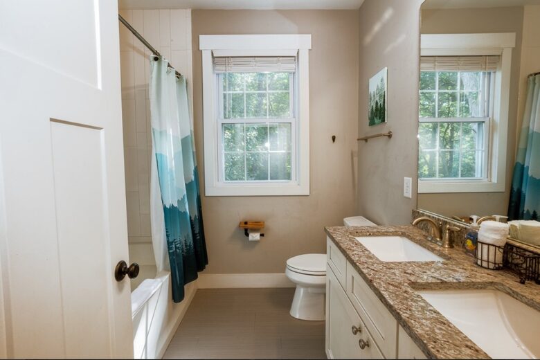 Serene Mountain Getaway | Charming Craftsman Home Near Asheville - Fairview, North Carolina