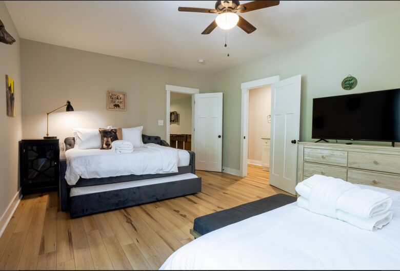 Serene Mountain Getaway | Charming Craftsman Home Near Asheville - Fairview, North Carolina