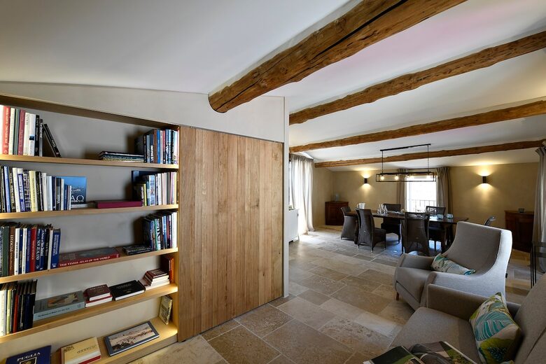 18th-Century Gordes Gem with 270-Degree Valley Views - Gordes, France