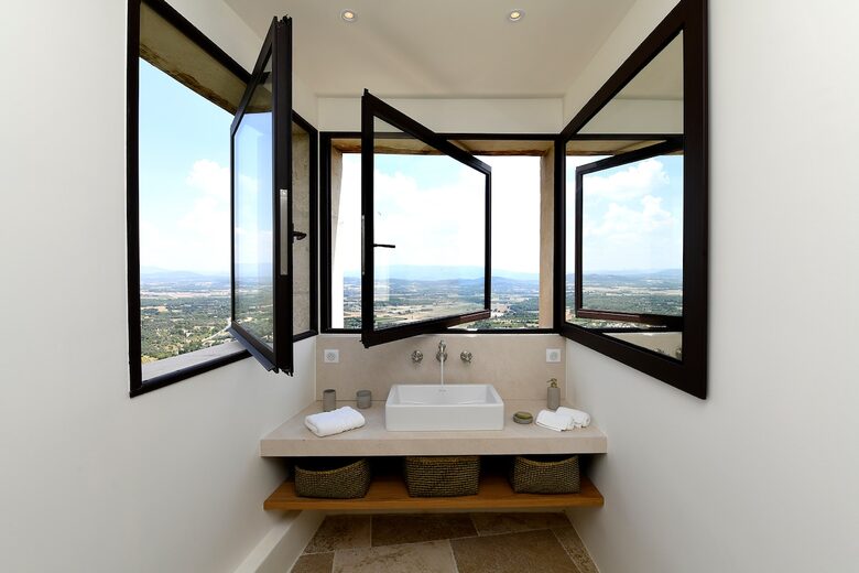 18th-Century Gordes Gem with 270-Degree Valley Views - Gordes, France