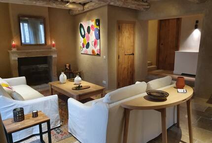 18th-Century Gordes Gem with 270-Degree Valley Views - Gordes, France
