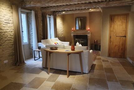 18th-Century Gordes Gem with 270-Degree Valley Views - Gordes, France