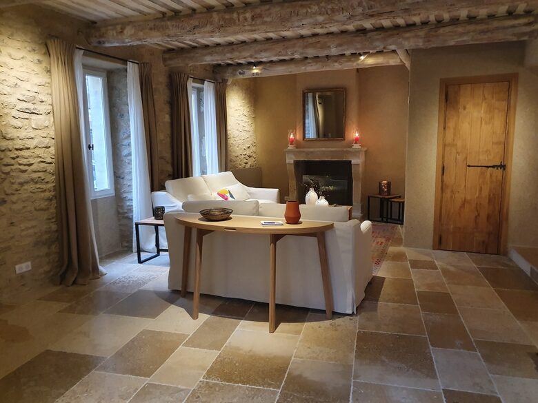 18th-Century Gordes Gem with 270-Degree Valley Views - Gordes, France