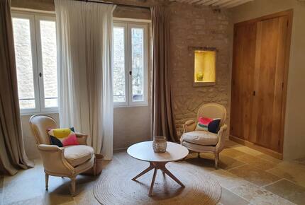 18th-Century Gordes Gem with 270-Degree Valley Views - Gordes, France