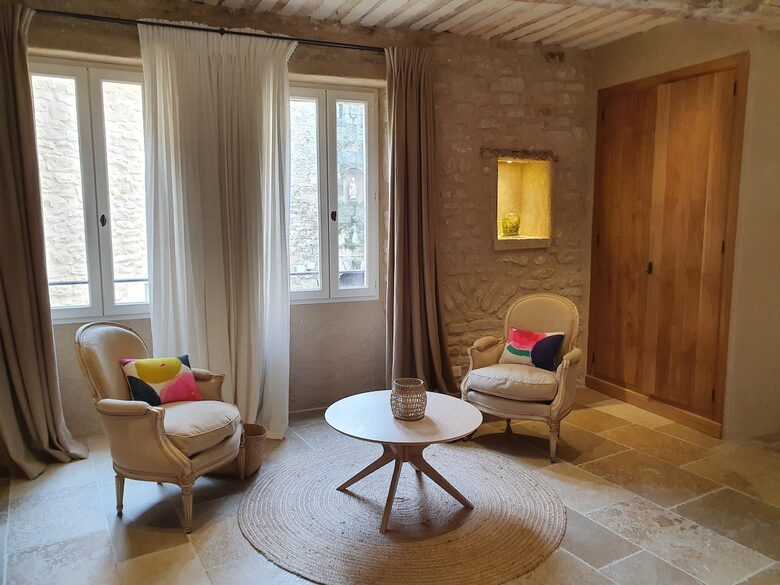 18th-Century Gordes Gem with 270-Degree Valley Views - Gordes, France