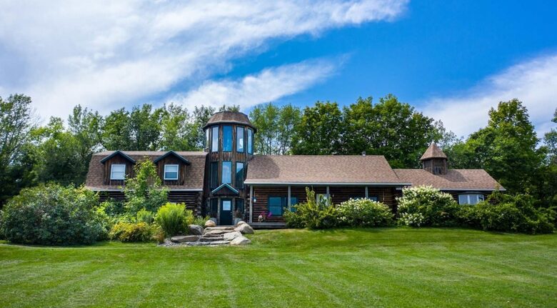 Lake Champlain Waterfront Retreat | 14 Acres of Serenity - Grand Isle, Vermont
