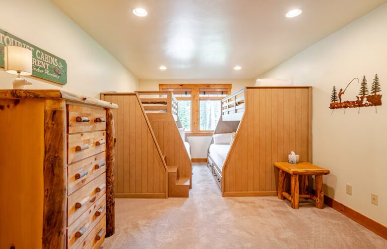 Bunk room - twin over full beds