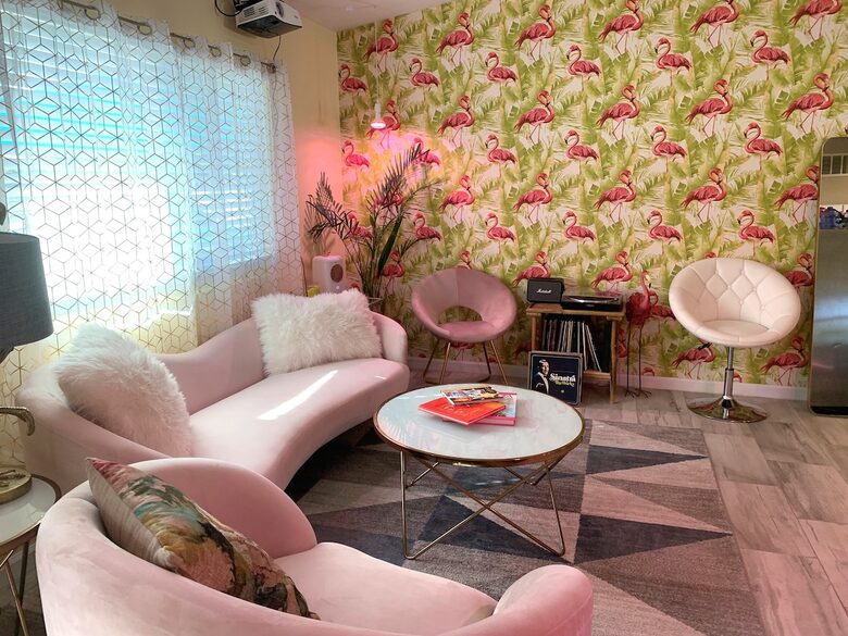 Retro Glam Meets Desert Luxury in Palm Springs - Palm Springs, California