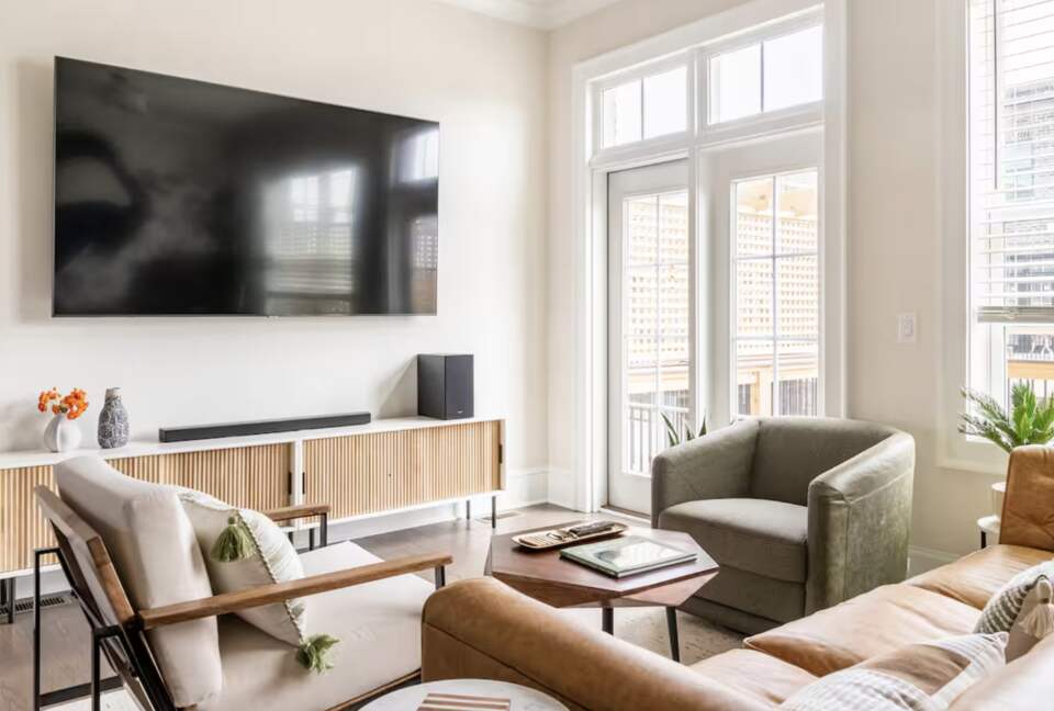 Modern Townhome in Historic Savannah - Savannah, Georgia