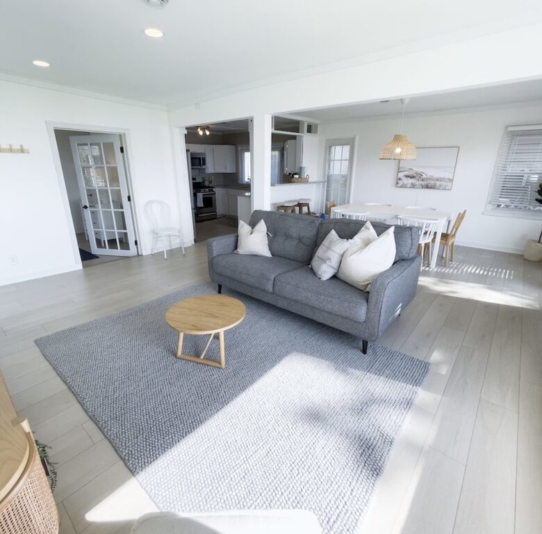 Sunlit Cottage Retreat with Waterfront Views - Stoughton, Wisconsin