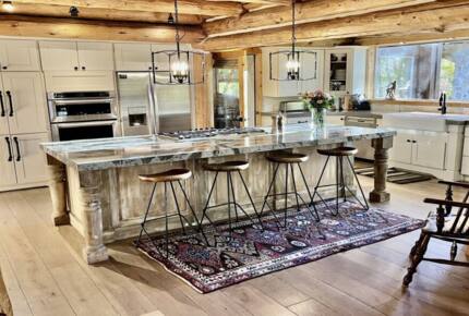 Rustic Elegance with Breathtaking Views & Hot Tub - Sundance, Utah