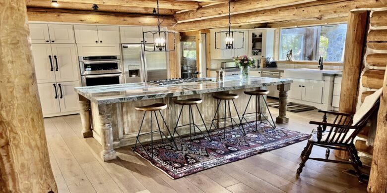 Rustic Elegance with Breathtaking Views & Hot Tub - Sundance, Utah