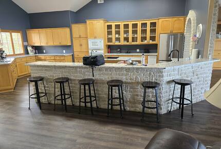 Kitchen bar seating