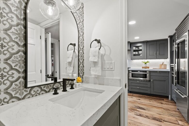 Luxury in the Heart of Park City | Quick Walk to Main Street + Park City Ski/Hike Trails - Park City, Utah
