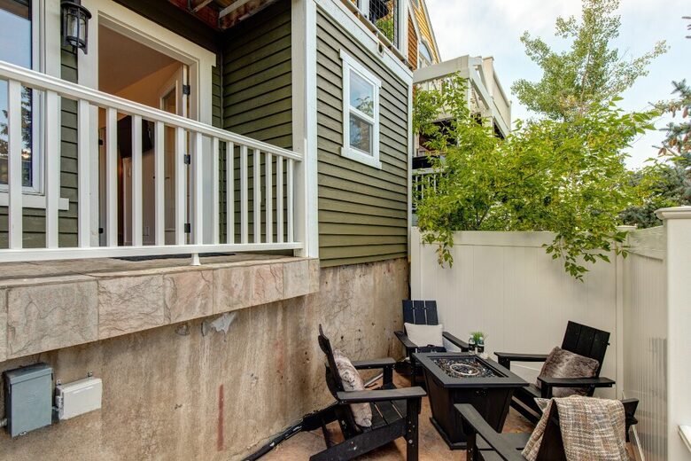 Luxury in the Heart of Park City | Quick Walk to Main Street + Park City Ski/Hike Trails - Park City, Utah