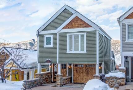 Luxury in the Heart of Park City | Quick Walk to Main Street + Park City Ski/Hike Trails - Park City, Utah