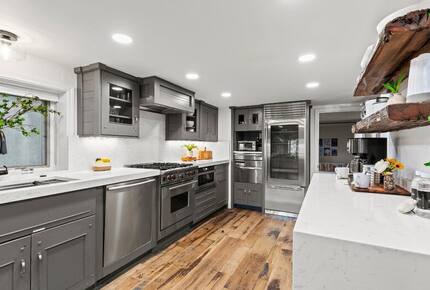 Luxury in the Heart of Park City | Quick Walk to Main Street + Park City Ski/Hike Trails - Park City, Utah