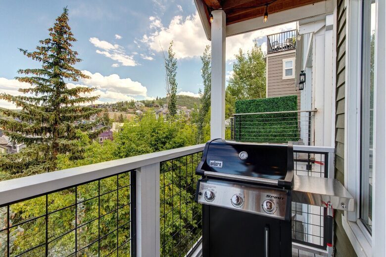 Luxury in the Heart of Park City | Quick Walk to Main Street + Park City Ski/Hike Trails - Park City, Utah