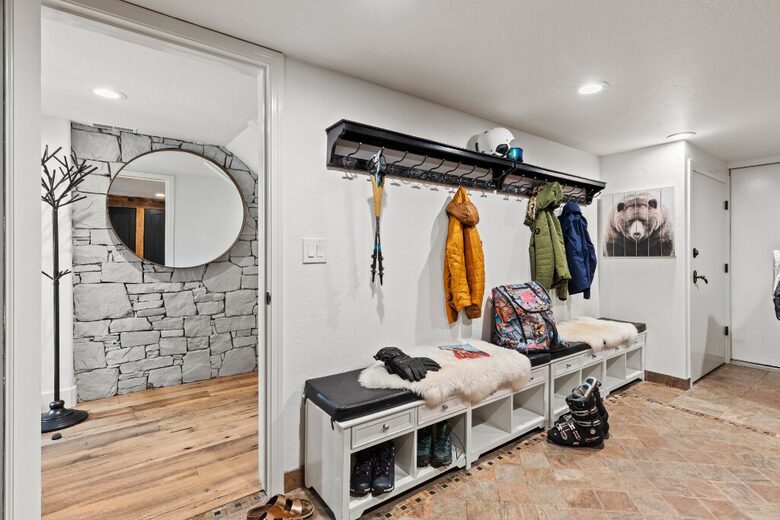 Luxury in the Heart of Park City | Quick Walk to Main Street + Park City Ski/Hike Trails - Park City, Utah