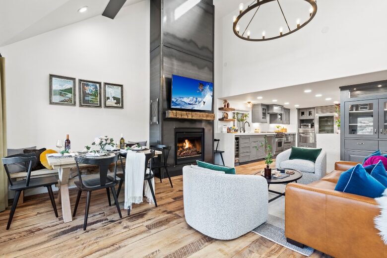 Luxury in the Heart of Park City | Quick Walk to Main Street + Park City Ski/Hike Trails - Park City, Utah