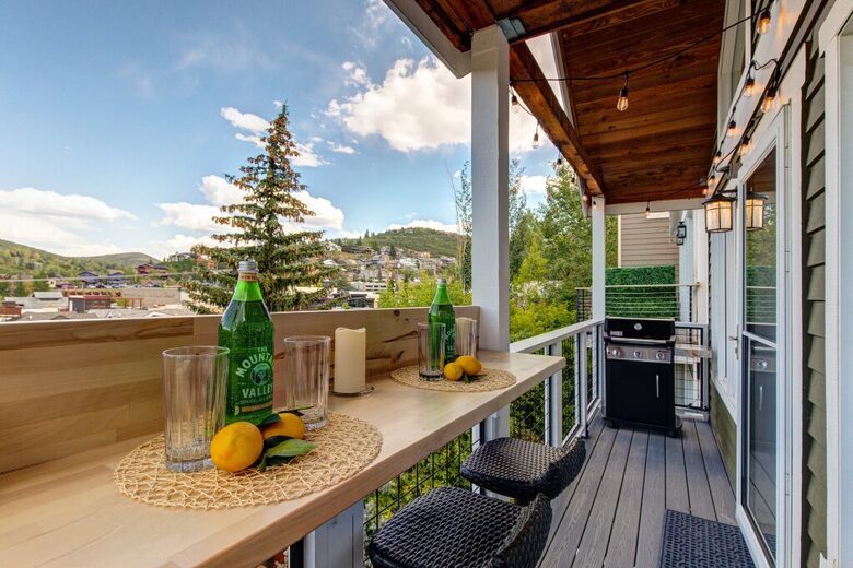 Luxury in the Heart of Park City | Quick Walk to Main Street + Park City Ski/Hike Trails - Park City, Utah