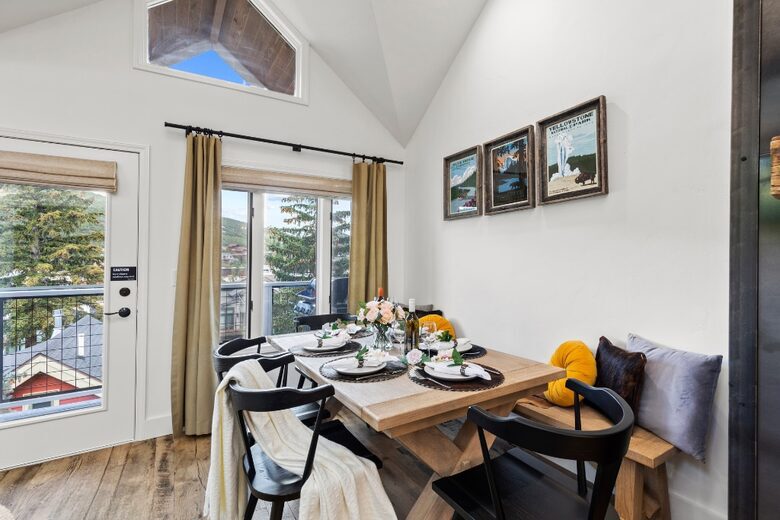 Luxury in the Heart of Park City | Quick Walk to Main Street + Park City Ski/Hike Trails - Park City, Utah