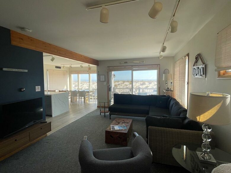 LBI Oceanfront Beach House - Brant beach, New Jersey