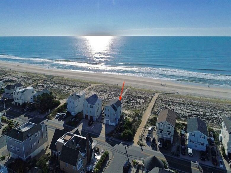 LBI Oceanfront Beach House - Brant beach, New Jersey