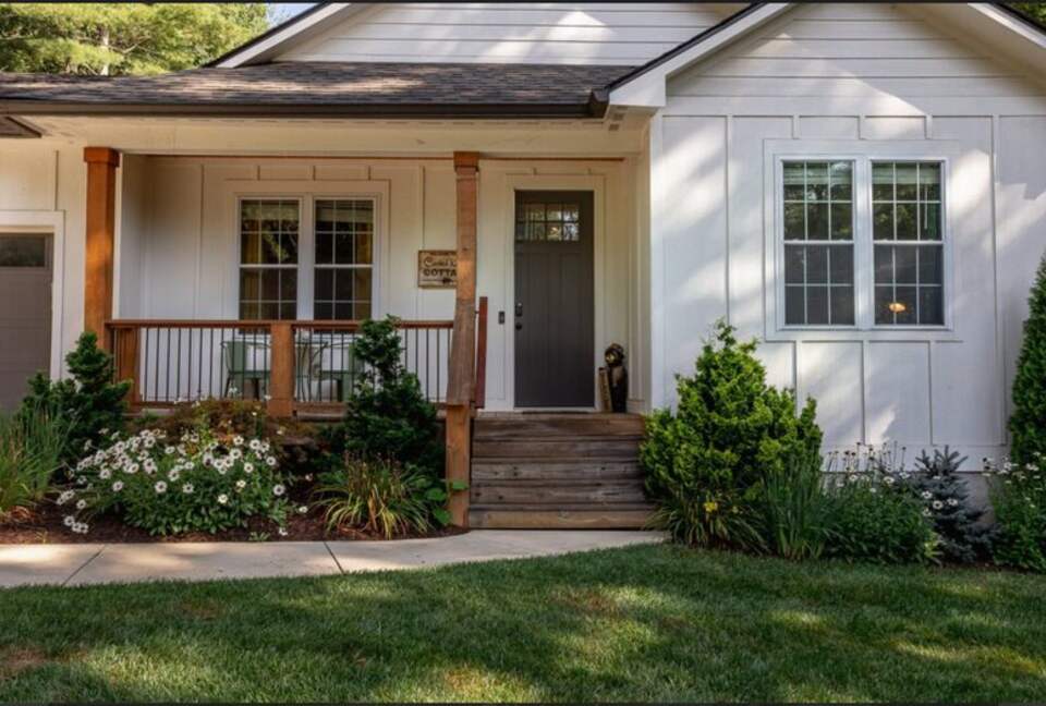 Serene Mountain Getaway | Charming Craftsman Home Near Asheville - Fairview, North Carolina