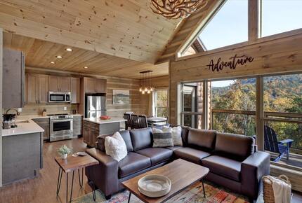 Smoky Mountain Escape with Breathtaking Views, Movie Room, & Hot Tub - Sevierville, Tennessee