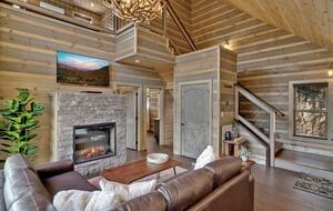 Smoky Mountain Escape with Breathtaking Views, Movie Room, & Hot Tub - Sevierville, Tennessee