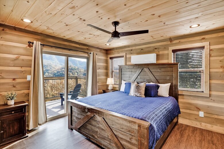 Smoky Mountain Escape with Breathtaking Views, Movie Room, & Hot Tub - Sevierville, Tennessee
