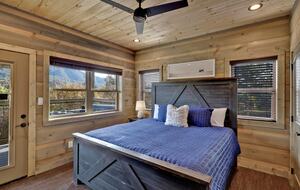 Smoky Mountain Escape with Breathtaking Views, Movie Room, & Hot Tub - Sevierville, Tennessee