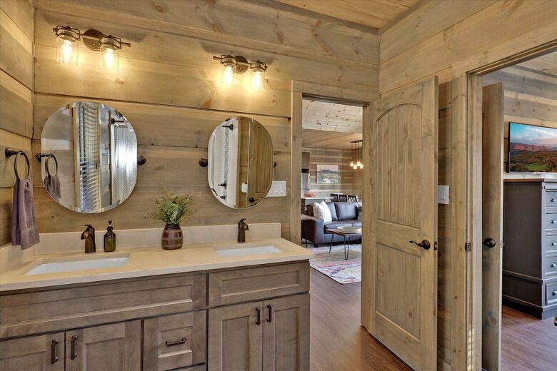 Smoky Mountain Escape with Breathtaking Views, Movie Room, & Hot Tub - Sevierville, Tennessee