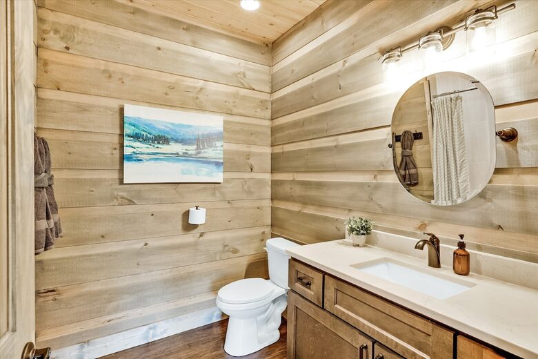 Smoky Mountain Escape with Breathtaking Views, Movie Room, & Hot Tub - Sevierville, Tennessee