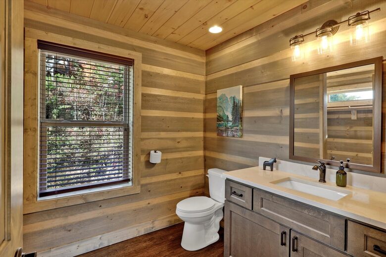 Smoky Mountain Escape with Breathtaking Views, Movie Room, & Hot Tub - Sevierville, Tennessee