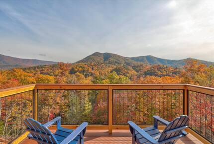 Smoky Mountain Escape with Breathtaking Views, Movie Room, & Hot Tub - Sevierville, Tennessee