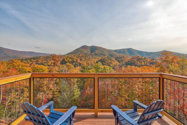 Smoky Mountain Escape with Breathtaking Views, Movie Room, & Hot Tub - Sevierville, Tennessee