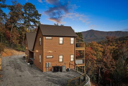 Smoky Mountain Escape with Breathtaking Views, Movie Room, & Hot Tub - Sevierville, Tennessee
