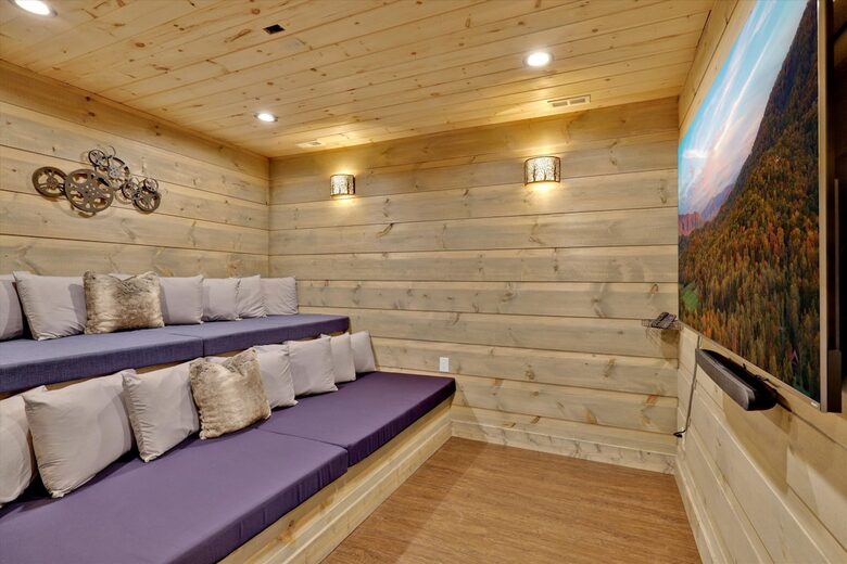 Smoky Mountain Escape with Breathtaking Views, Movie Room, & Hot Tub - Sevierville, Tennessee