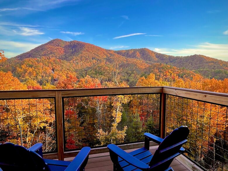 Smoky Mountain Escape with Breathtaking Views, Movie Room, & Hot Tub - Sevierville, Tennessee