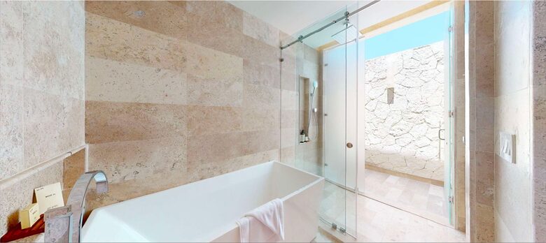 Luxurious Penthouse Retreat with Private Pool & Golf Access - Solidaridad, Mexico