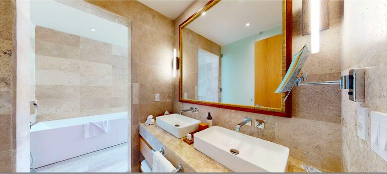 Luxurious Penthouse Retreat with Private Pool & Golf Access - Solidaridad, Mexico