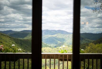 Cozy Blue Ridge Escape with Stunning Scenic Vistas - Tuckasegee, North Carolina