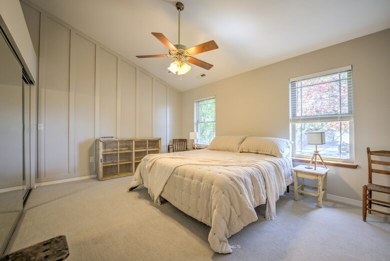 Cozy Blue Ridge Escape with Stunning Scenic Vistas - Tuckasegee, North Carolina